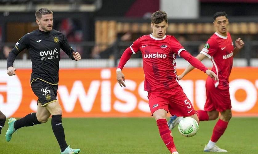 一个国际性 一个国际性