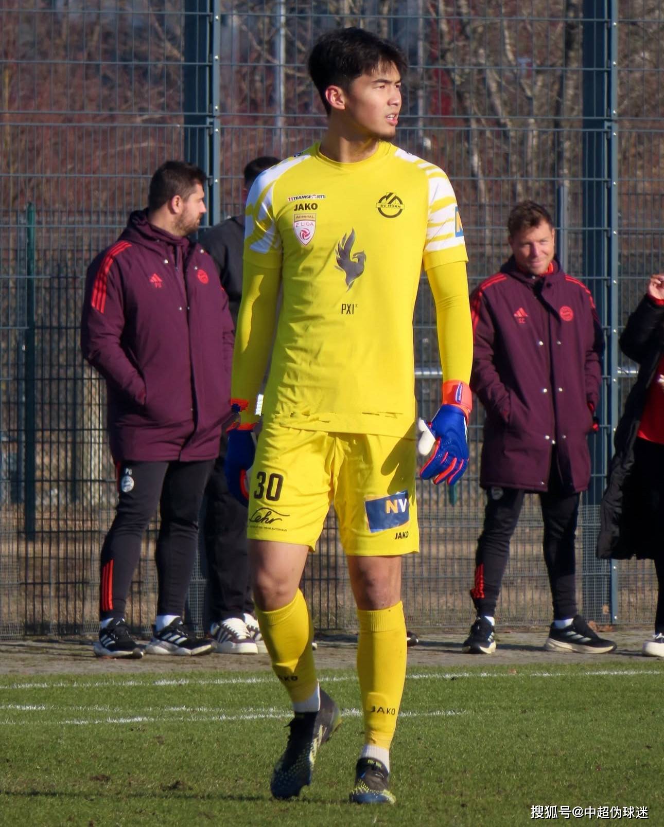 手们通过 手们通过