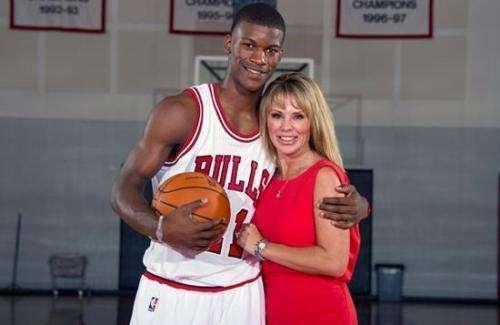 显然已经引 显然已经引