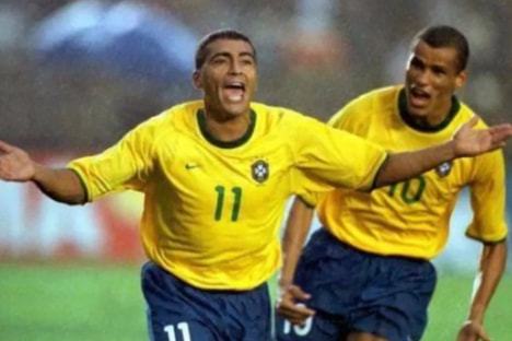 也到场捧场 也到场捧场