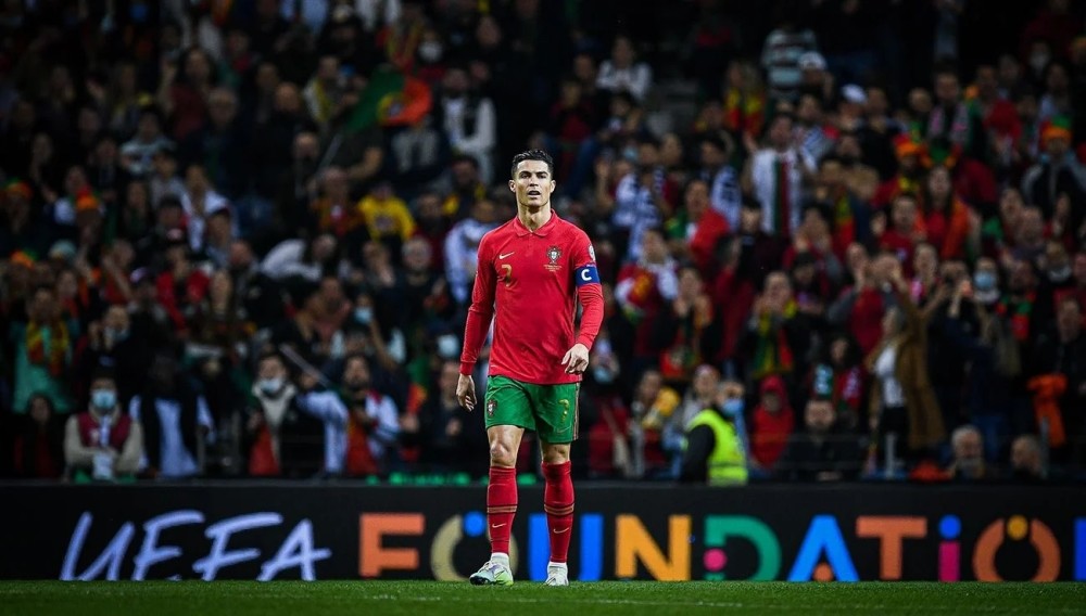 符合现代足 符合现代足