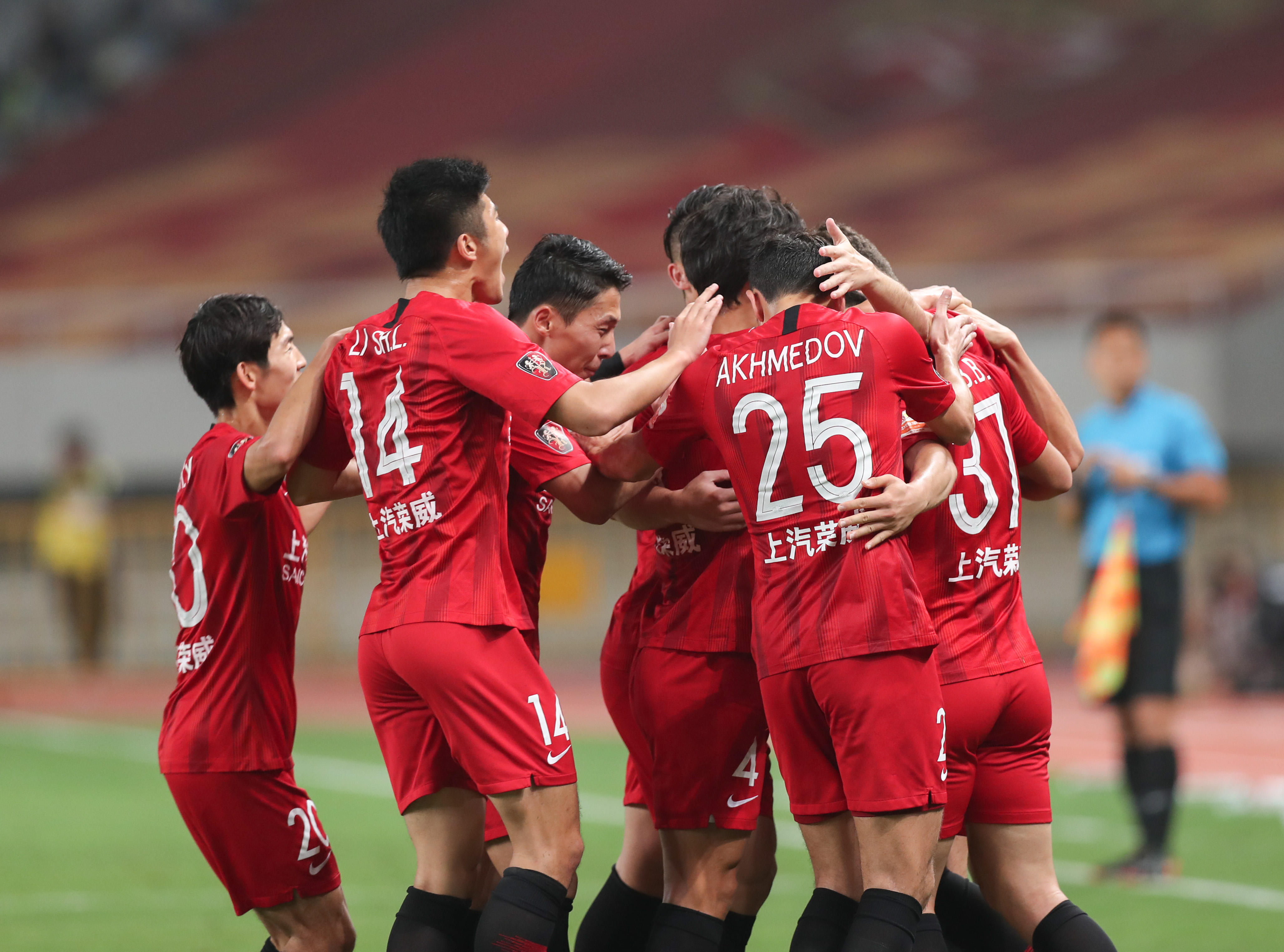 是依靠球队 是依靠球队