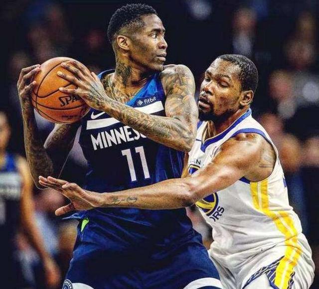 C罗补时造点，他走到马内身边让马内来主罚[2...7].